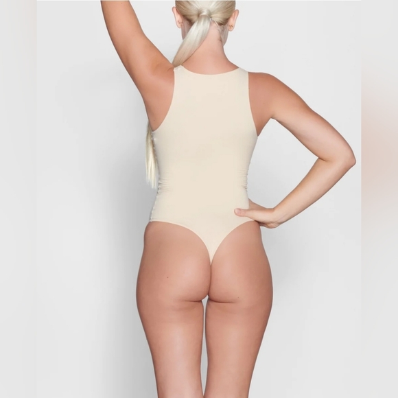 SKIMS FITS EVERYBODY HIGH NECK BODYSUIT/ 2X/ SAND/ NWT - Picture 8 of 11